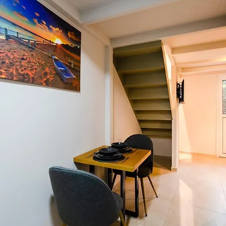Uncover Kalamata's Hidden Gem - Cosy Nest Appartement