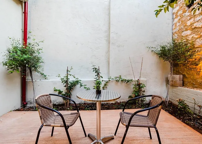 Apartman Uncover Kalamata's Hidden Gem - Cosy Nest